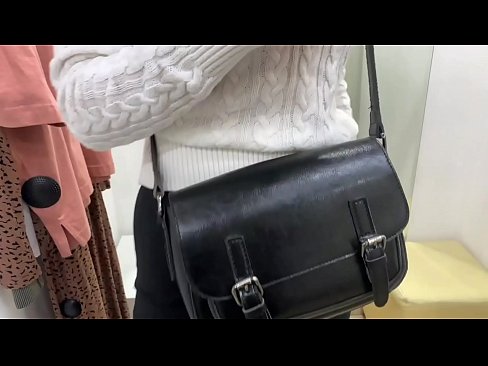 ❤️ Олон нийтийн мастурбация нь залуу гичий FeralBerry нь шодой нь тохируулагч өрөөнд Секс видео манайд ﹏